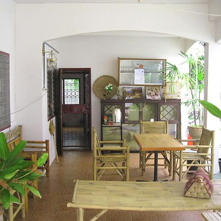 Sri Krung Guest House Phra Nakhon Si Ayutthaya Exteriör bild