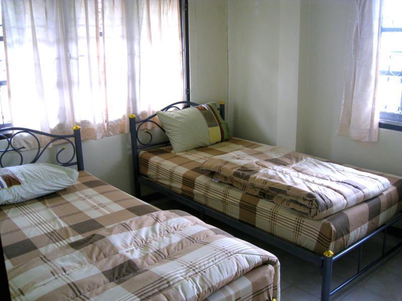 Sri Krung Guest House Phra Nakhon Si Ayutthaya Exteriör bild